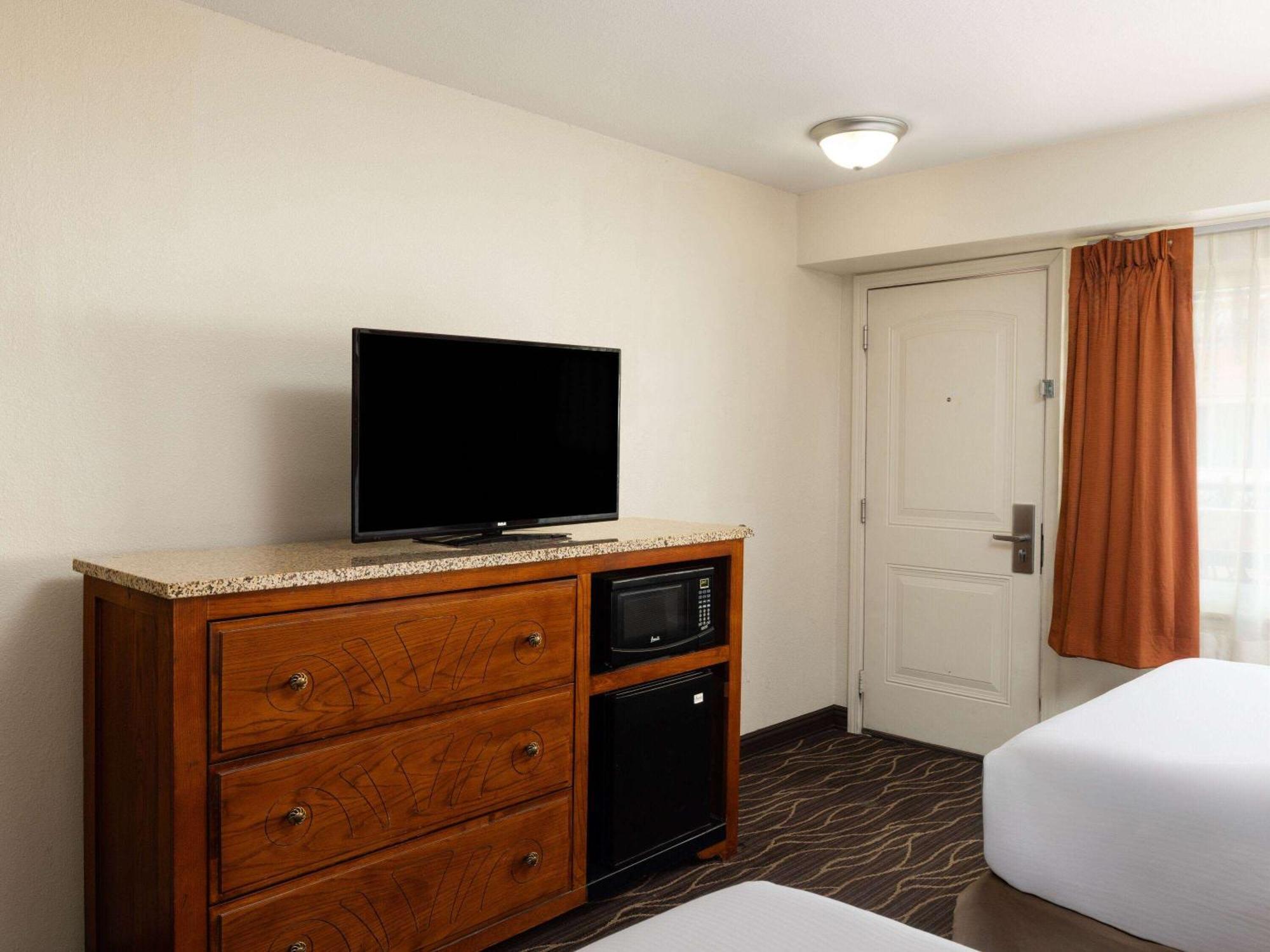 Ramada by Wyndham Elko Hotel at Stockmen's Casino Exteriör bild